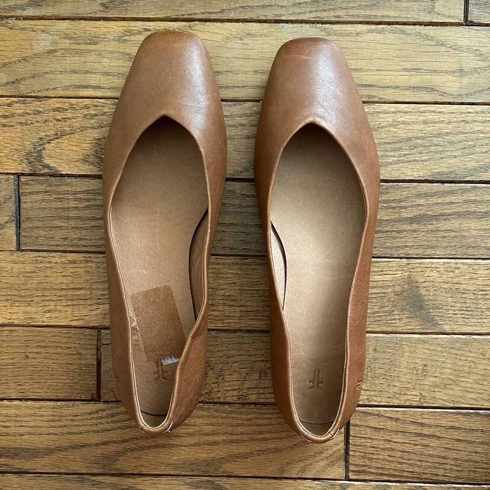 FRYE Women's Dana Square Toe Ballet Flats